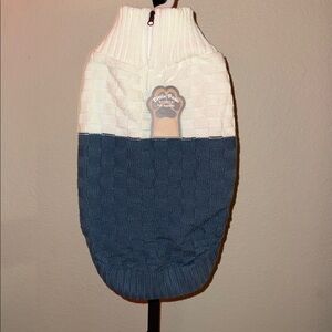 NWT Little Paws Acres Blue/Cream Color Block Dog Turtleneck Knit Sweater Sz M